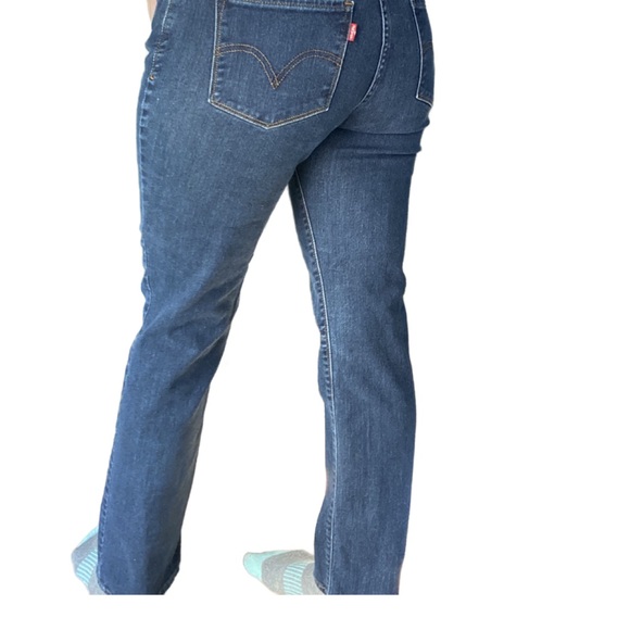 Levi’s 525 Straight Leg Jeans Women’s - Picture 3 of 9